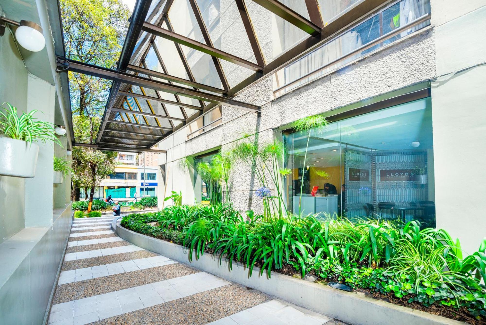 Lloyds Apartasuites Parque 93 — Photos 1